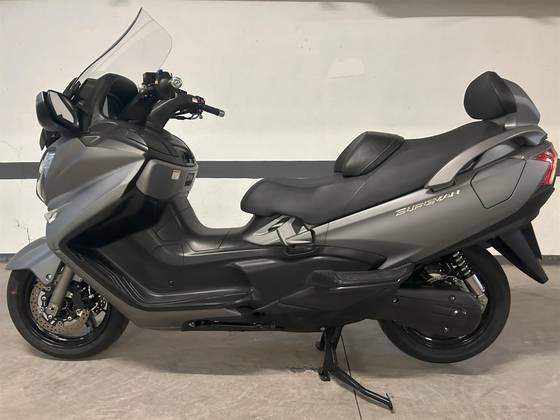 SUZUKI BURGMAN 650 EXECUTIVE SUZUKI BURGMAN 650 EXECUTIVE